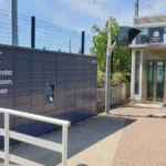 Un casier automatique Amazon installe dans une gare francaise