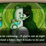 Monokuma apparait sur un ecran dans Danganronpa 2