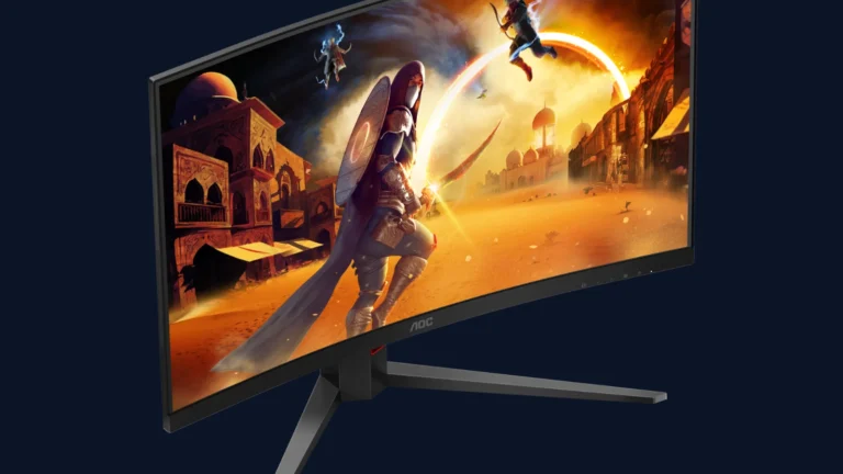 L'ecran gaming incurve AOC CQ32G4ZA vu de trois quarts