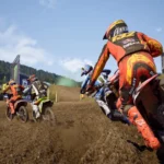 Capture de MXGP 26, un pilote de motocross devant une montagne