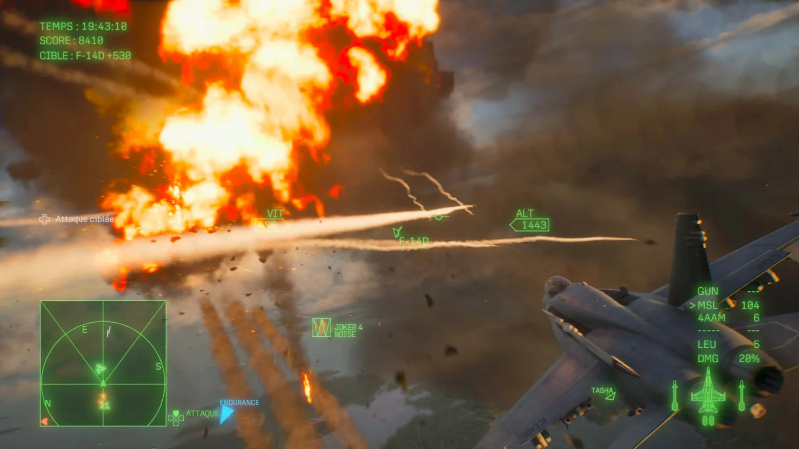 Ace Combat 8: Wings of Theve, un F-14 ennemi abattu en plein combat aérien