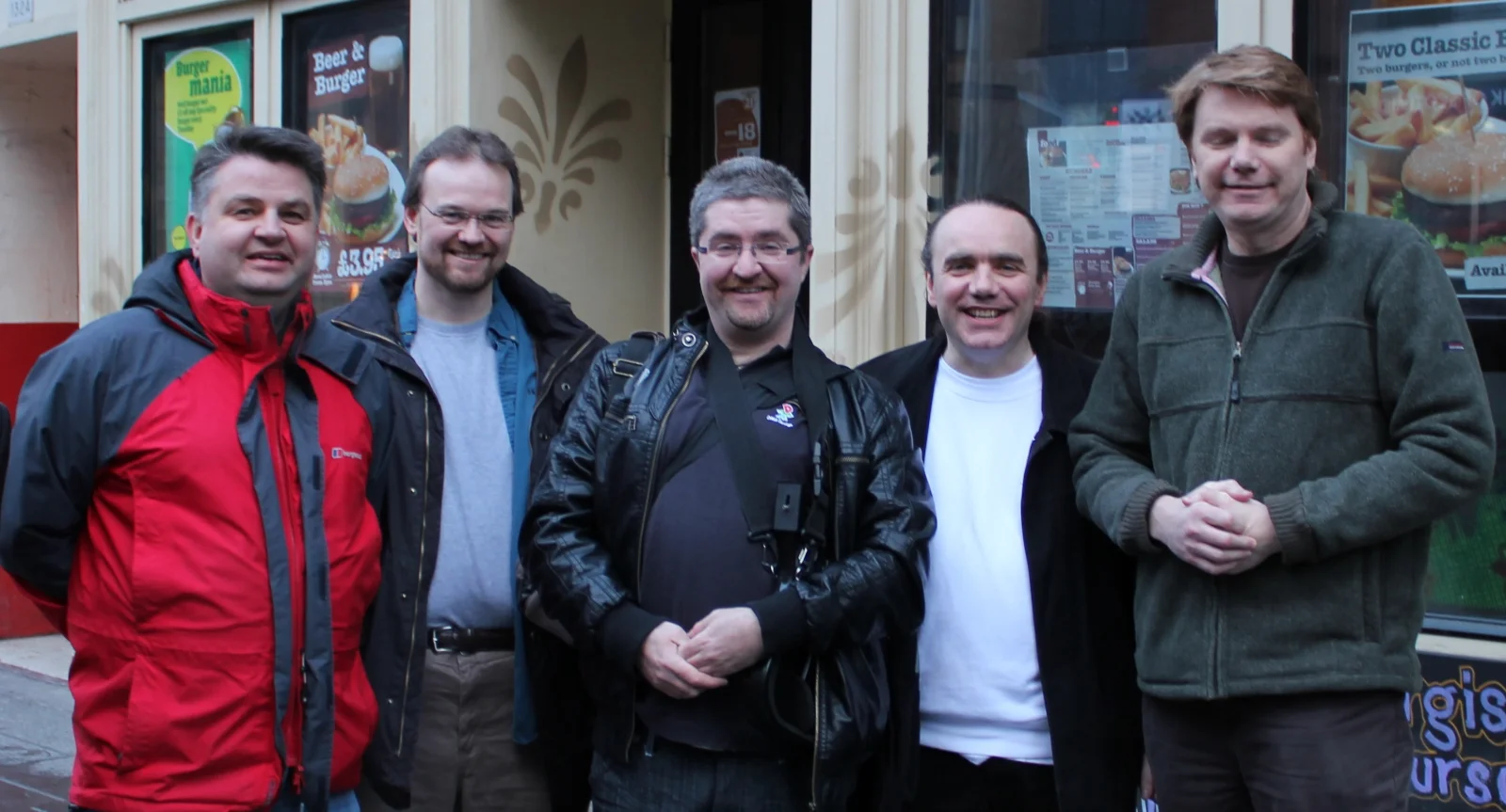 Membres de l'équipe d'origine de DMA Design, studio du premier Grand Theft Auto, dont Mike Dailly, Steve Hammond et David Jones, à Dundee en 2011