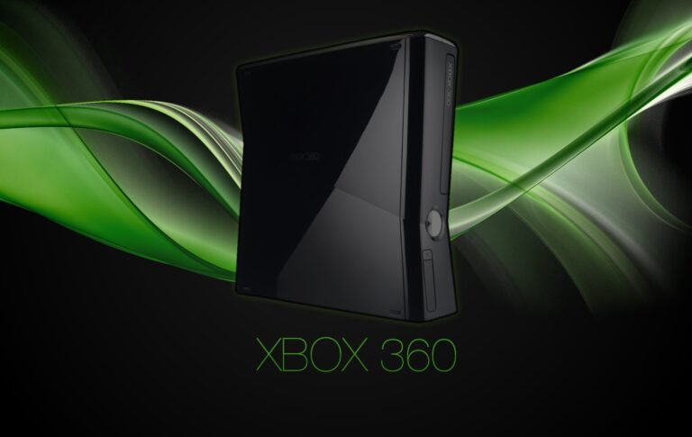 Une Xbox 360 S noire sur fond vert