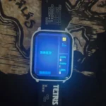 La My Play Watch Tetris avec une partie de Tetris à l'écran