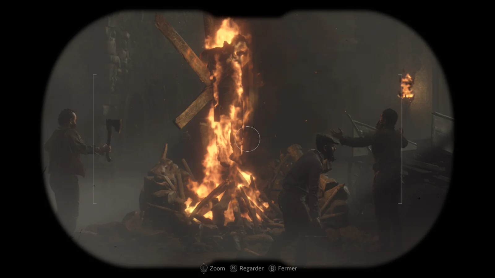 Resident Evil 4 sur Nintendo Switch 2, les Ganados autour du bûcher vus aux jumelles