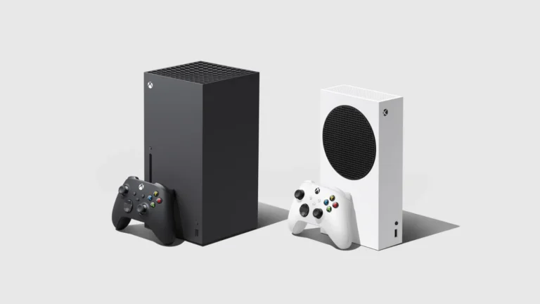 Les consoles Xbox Series X et Xbox Series S avec leurs manettes